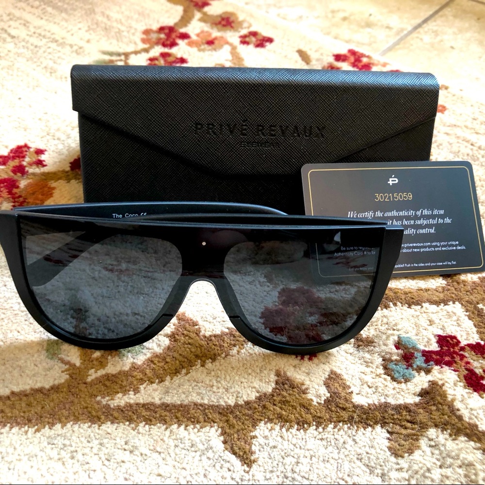 Prive Revaux The Coco Sunglasses EUC Case Black